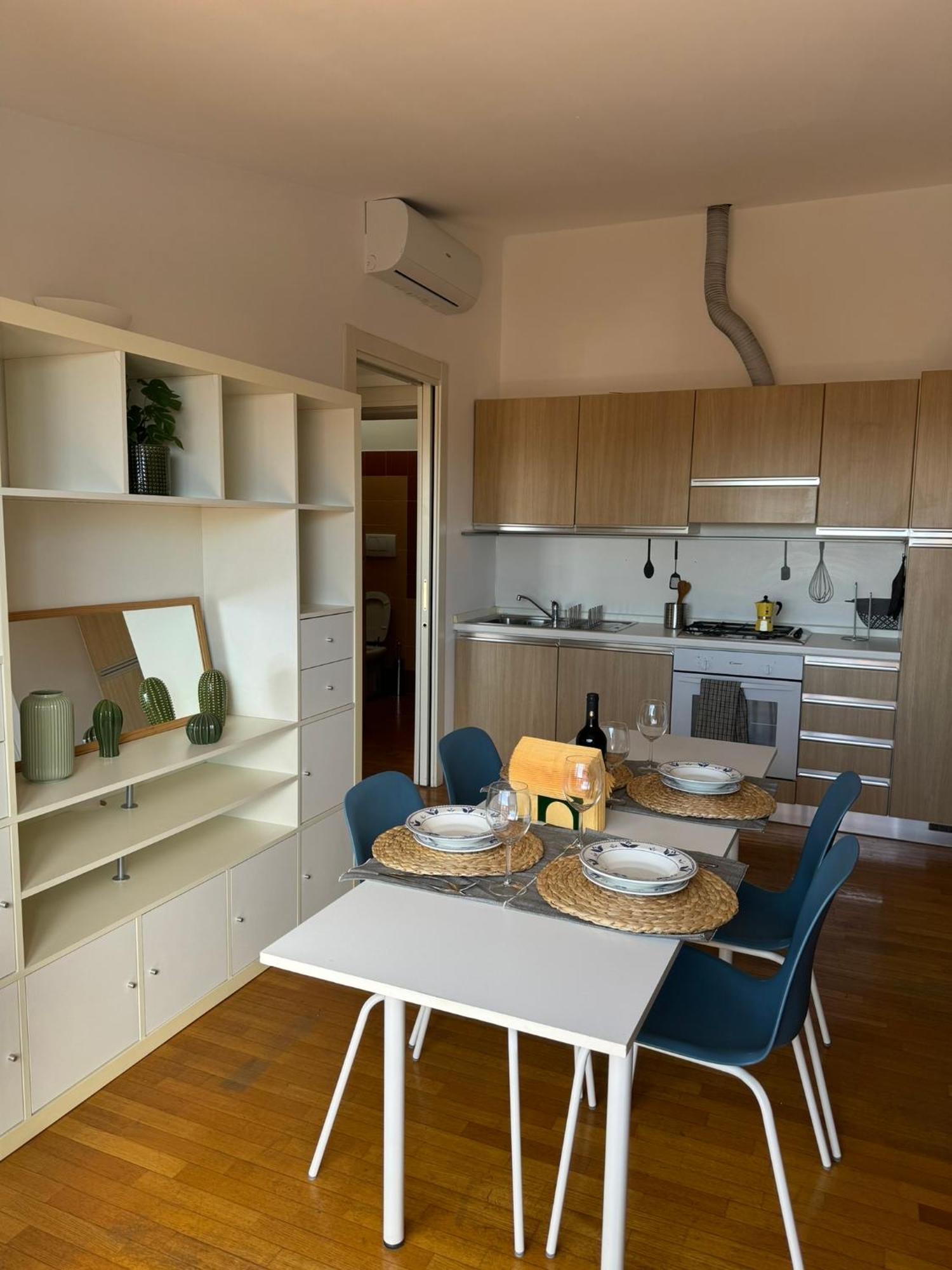 Appartamento Isola- Attico Con Balcone Milan Bagian luar foto